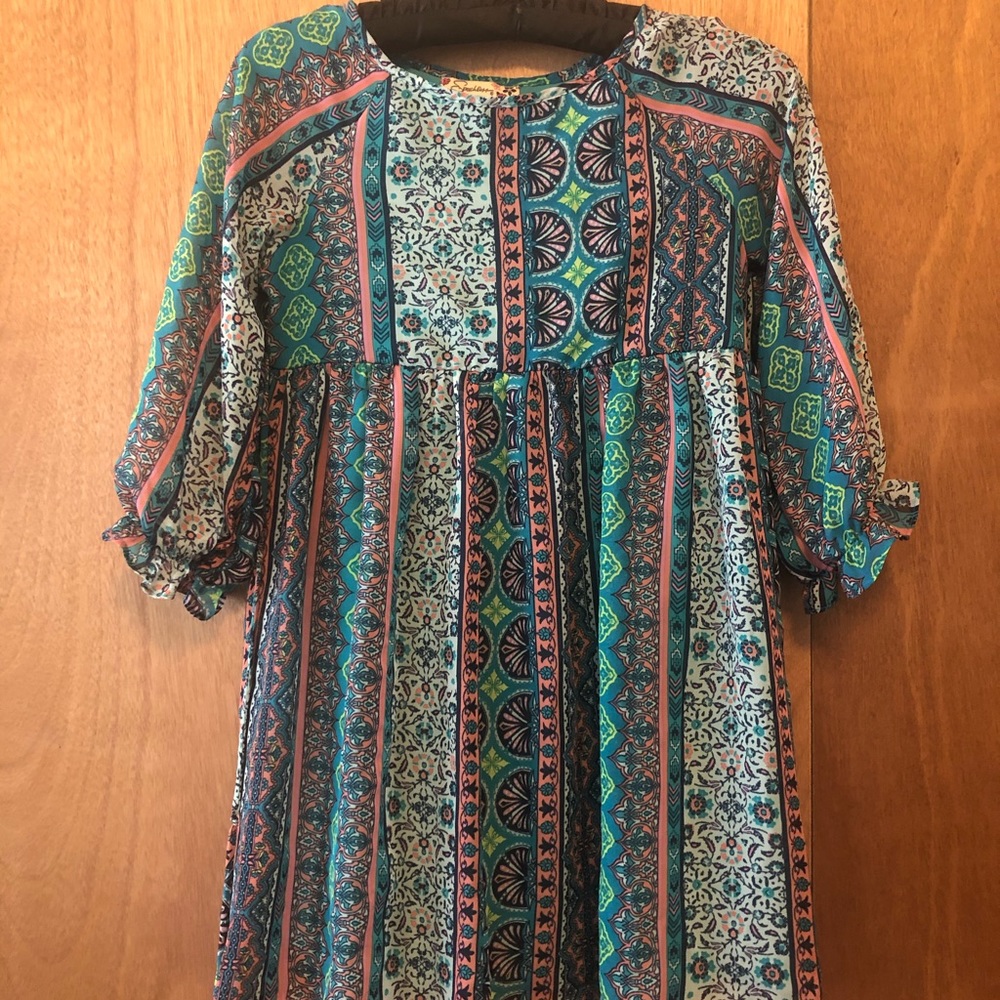 Girl’s boho patterned dress, size 8. Adorable!